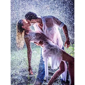 

5D DIY Diamond Painting Painted Mosaic Embroidery Lovers Kissing In Rain Cross stitch Embroidery Crafts Decoration