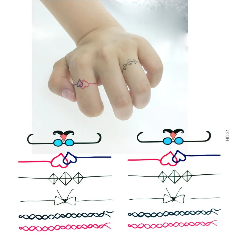 List 104+ Pictures Painting Ring Finger Different Color Both Hands Superb