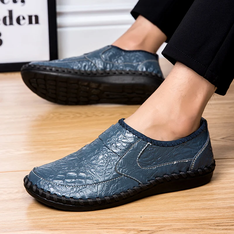 Leather Men Casual Shoes Comfortable Slip on Man Fashion Designer Flat Walking Shoes Blue Green Male Shoes Leather Moccasins