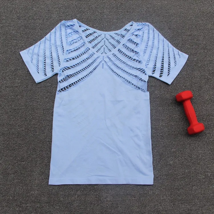 3186011773_2095320690