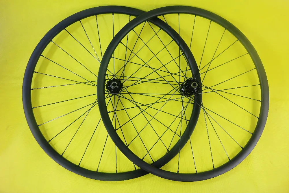 High performance 1135g ExtraLite 29er MTB XC 28mm hookless straight