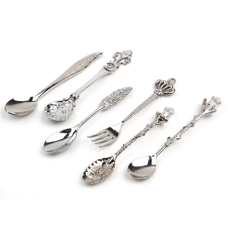 

6 pcs/set bronze silver 5 soopns and 1 fork alloy vintage royal style retro fork and spoon set for table decoration tableware
