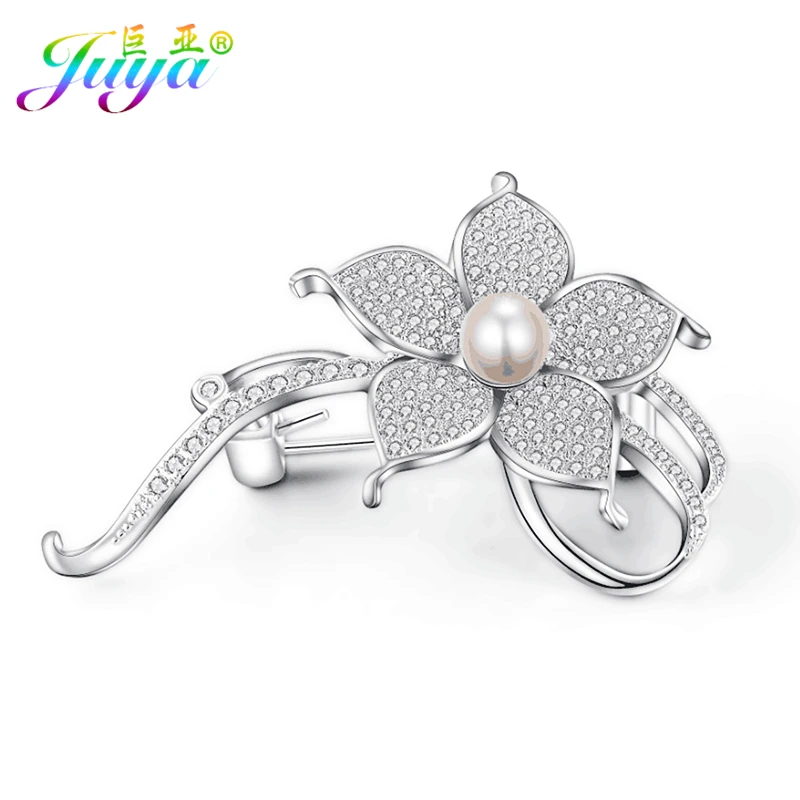 Ali Moda New Arrival Micro Pave Zircon Copper Leaf Flower Pearl Decorative Women Sweater Pin Brooches Christmas Gifts