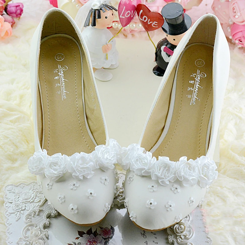 Купить туфли воронеж. Свадебные туфли. Красивая обувь на свадьбу. Детские туфли Свадебные. Свадебная обувь для невесты.