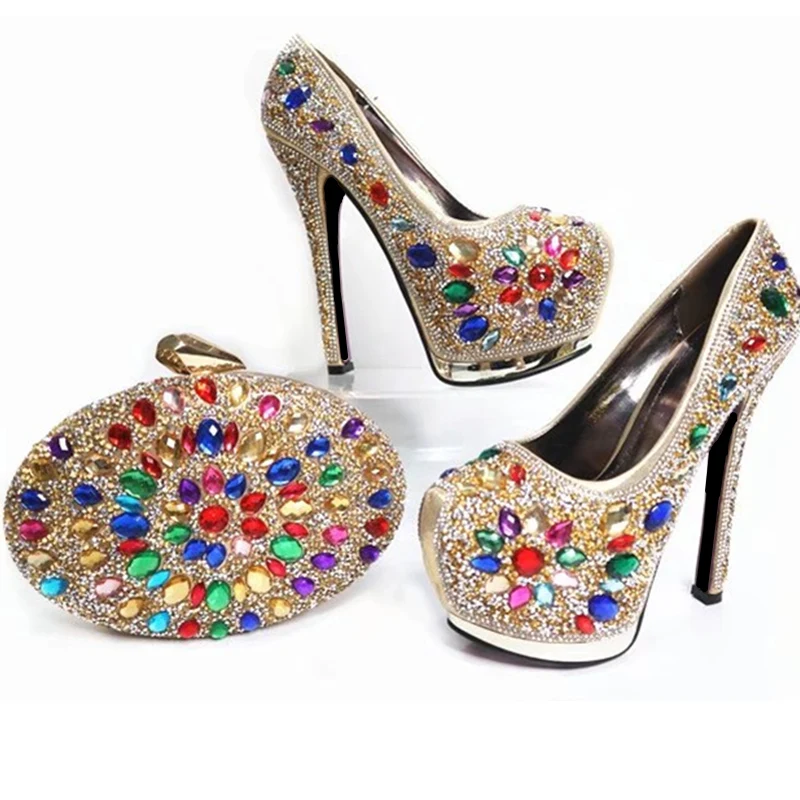 Щепка Цвет в комплекте комплект из обуви и сумки, украшенные Стразы итальянская обувь и сумка в комплекте Свадебный комплект с сумочкой итальянская обувь и сумка