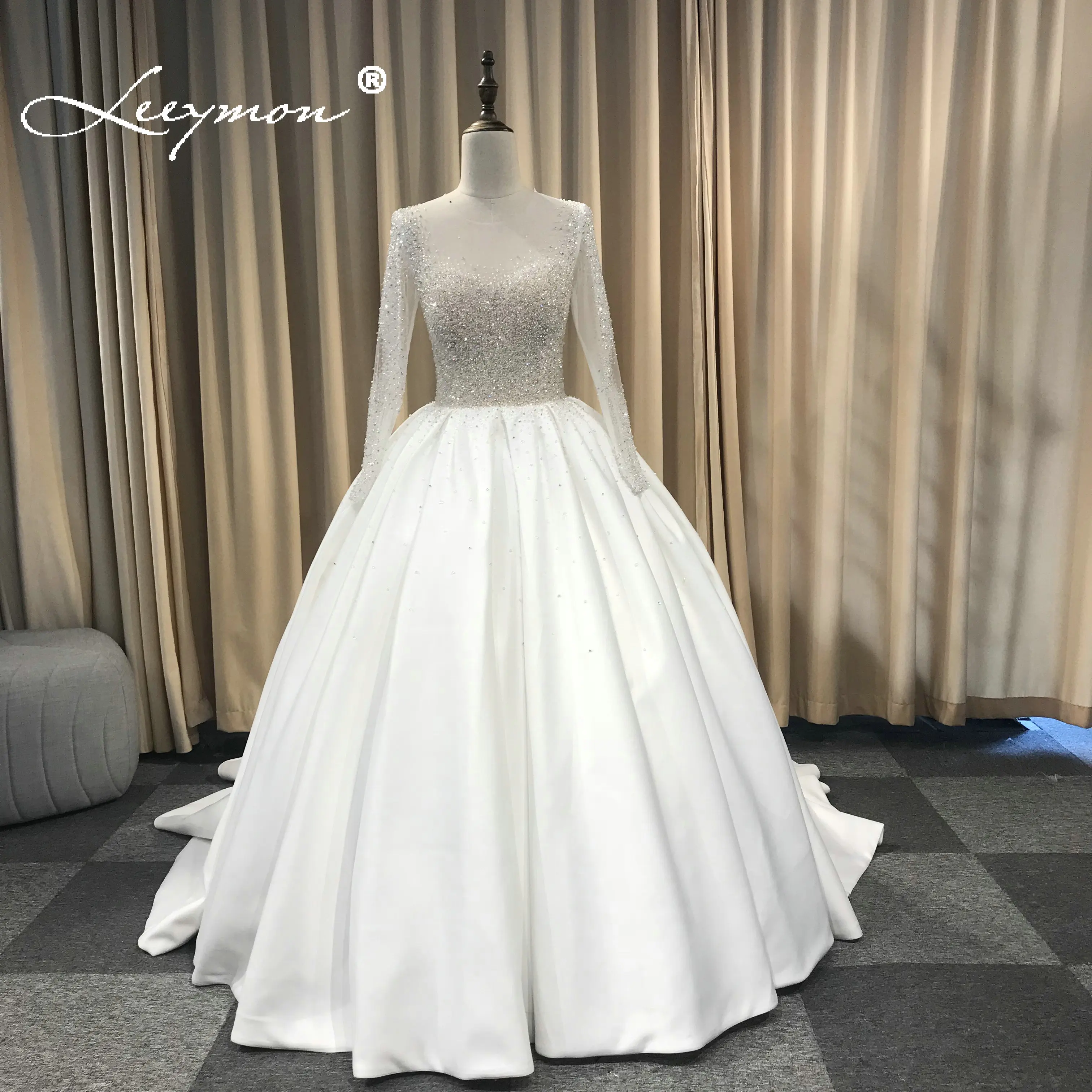 

Luxury Ivory Top Beaded Satin Wedding Dresses Ball Gown Stones 2019 Wedding Dress Chapel Train Bridal Gowns New