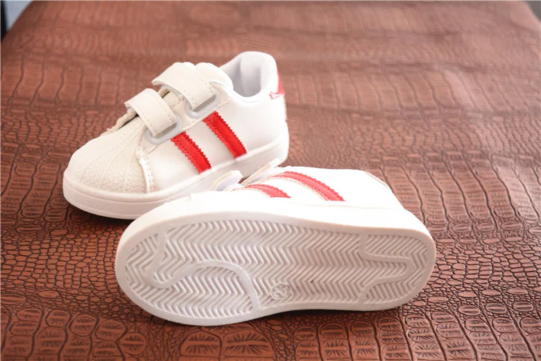 Спортивная обувь для маленьких мальчиков и девочек 1-5 лет, модная нескользящая Мягкая Обувь для новорожденных, светильник, повседневная обувь, кроссовки для первых прогулок