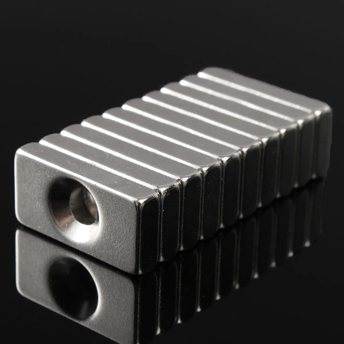 

20pcs N50 20x10x4mm 4mm Hole Super Strong Block Magnets Rare Earth Neodymium Magnets