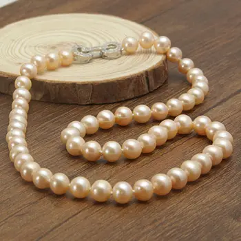 

AAA 8-9mm Pink Round Freshwater Cultured Pearl Necklace