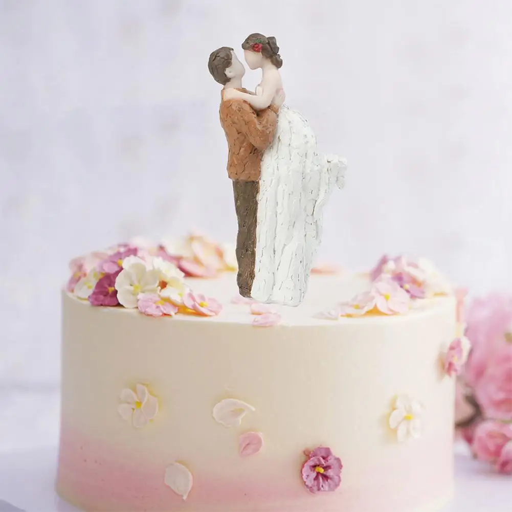 

TPFOCUS Sweethearts Series Resin Cake Topper Decorative Prop for Wedding