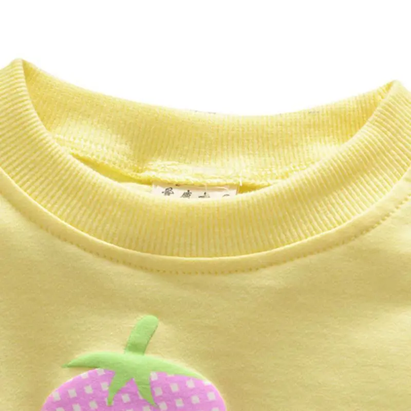Розовый, розовато-Красный свитер для мальчиков, на девочек с рисунками Клубнички, милая одежда с длинными рукавами свитер для повседневной носки 4 цвета для На возраст от 0 до 2 лет Детский свитер j2