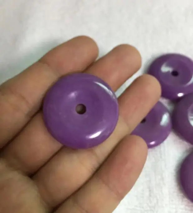 

Wholesale prices 100% Natural purple mica Crystal safety button Beads