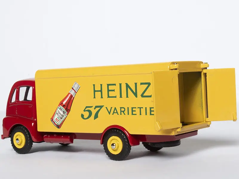 Литая машинка модель 1:43 Atlas Dinky SUPERTOYS 920 грузовик вездеход 57 разновидностей пивная