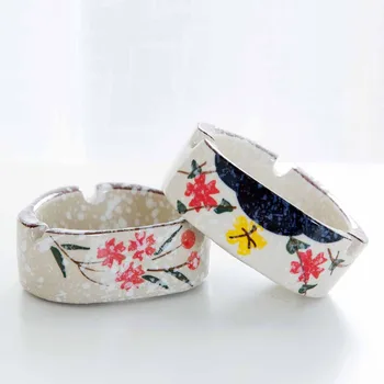 

Japanese style hand-painted ceramic ashtray creative office home living room coffee table fashion personality ashtray