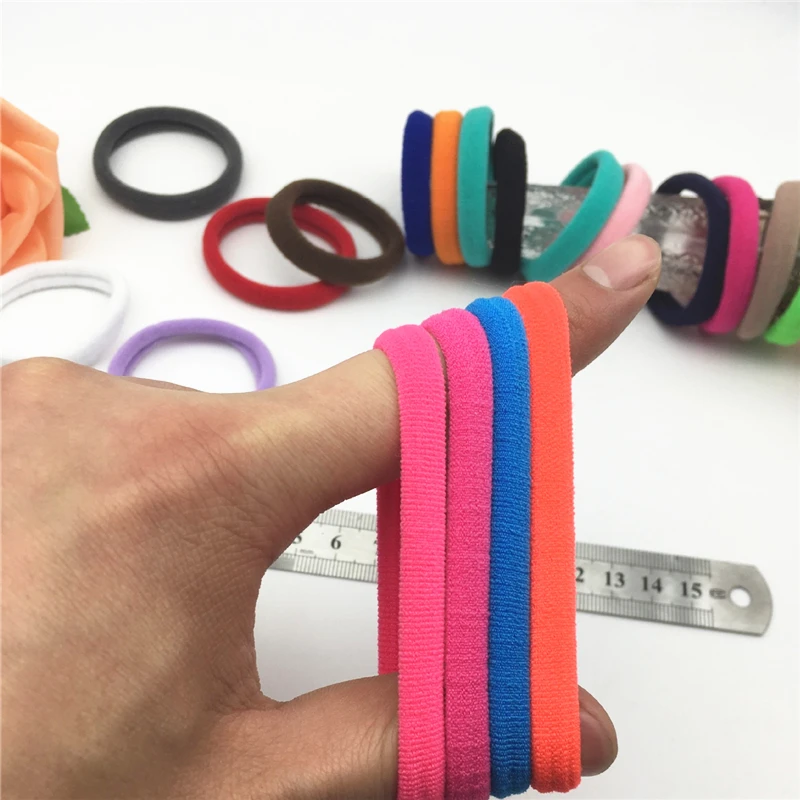 Яркие резинки для волос. Что означают разноцветные резинки на руке. Kids bracelet. Резинки для мелкой моторики. Игра цветные резиночки на пальцах.
