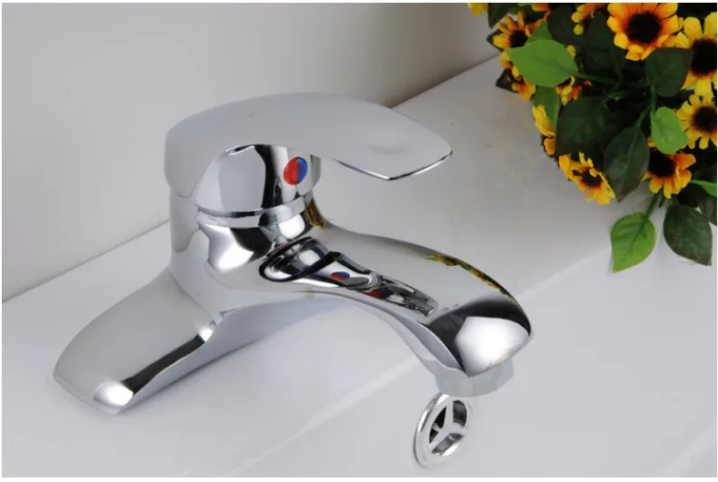 الحنفية الساخن الباردة الحمام صنبور ذات الصلة المكرر النحاس الغرور اثنين ثقوب ثلاثة السيراميك الحمام صمامات حوض أن غسل الوجه