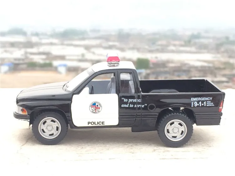 Новинка, 1:44 масштаб, Dodge Ram Pickup 1500, полицейская литая модель автомобиля из сплава с откидной задней дверью, может открываться для детей, рождественский подарок, игрушка