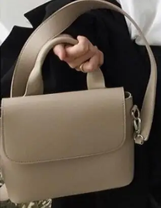 

B Female retro messenger bag 2019 new double-sided simple shoulder bag