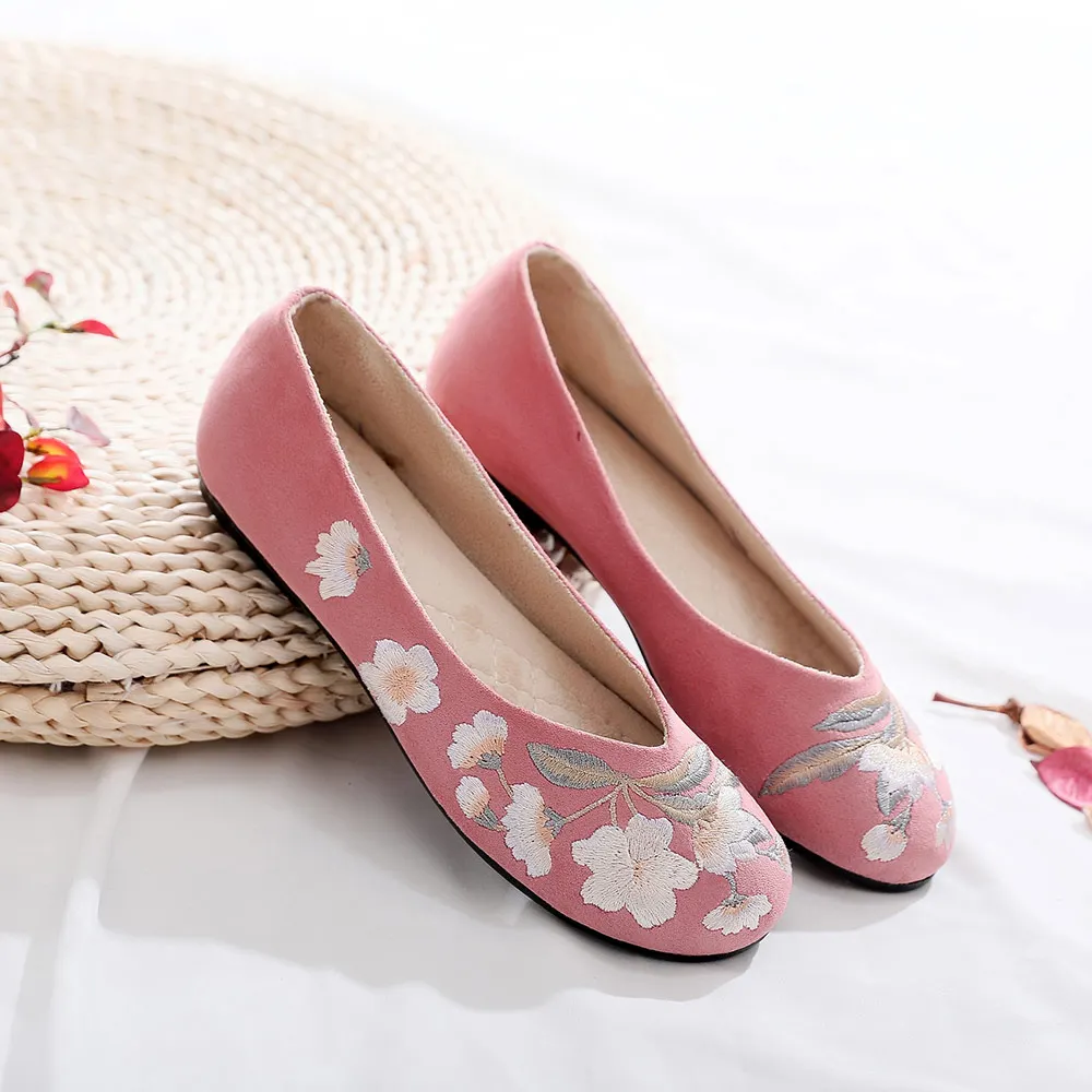 Veowalk Flower Embroidered Women Canvas Slip On Ballet Flats Elegant Ladies Casual Soft Bottom Shoes Chinese Dance Shoes