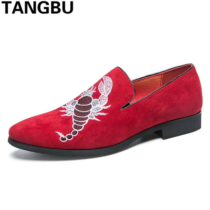 

New Arrival Men Embroider Leather Shoes Slip On Light Weight Breathable Men Causal Shoes Fasion Men Flats Shoes Plus Size 38-45