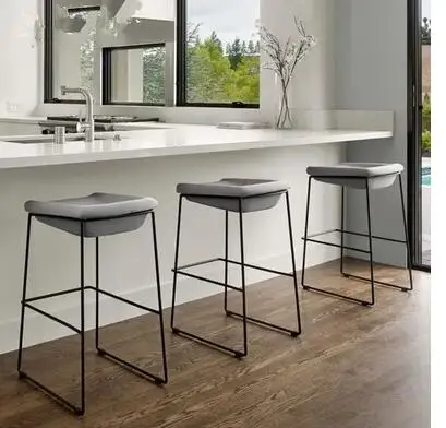 00100 Solid wood bar table and chair.. Small round table