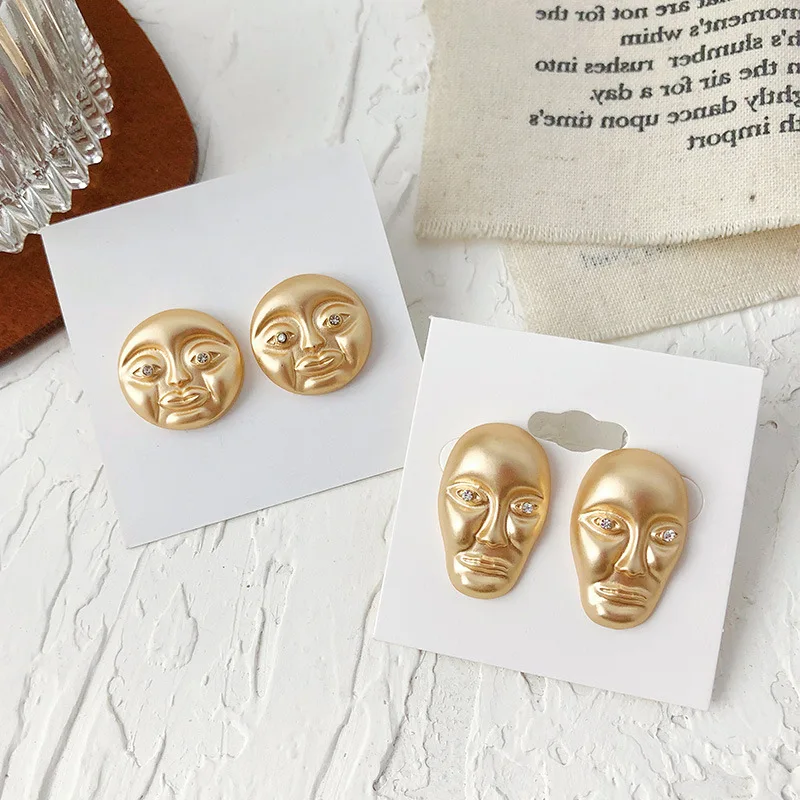 

2019 New Exaggerated Funny Abstract Gold Metal Western Accessories Half Human Face Portrait Earrings for Women Party