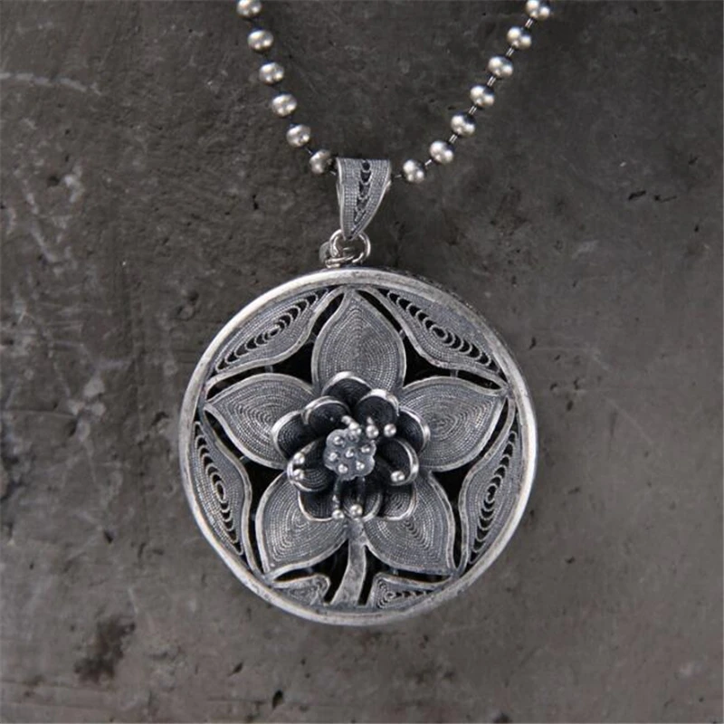 

Fashion Ethnic Tribal Vintage 990 Sterling Silver Jewelry Carved Flower Boho 33.50mm Big Round Necklace Pendant Female 14.70G