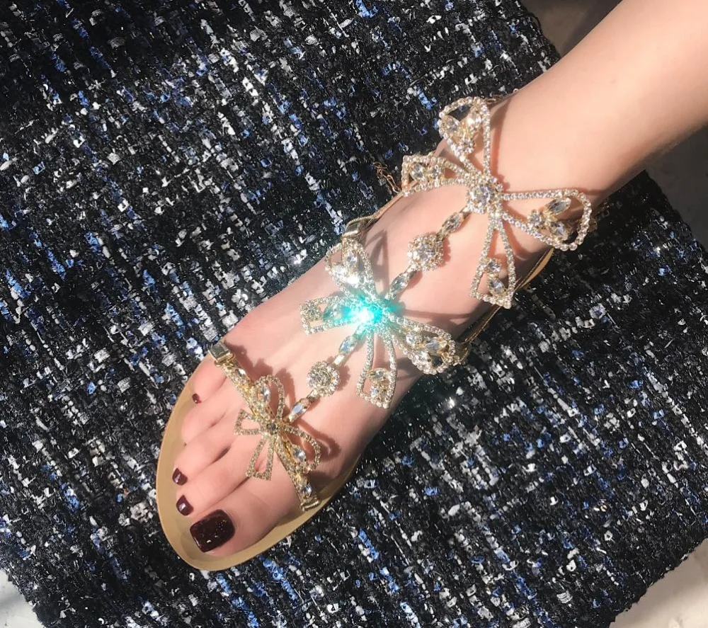 

The new butterfly crystal sandals for the summer of 2019