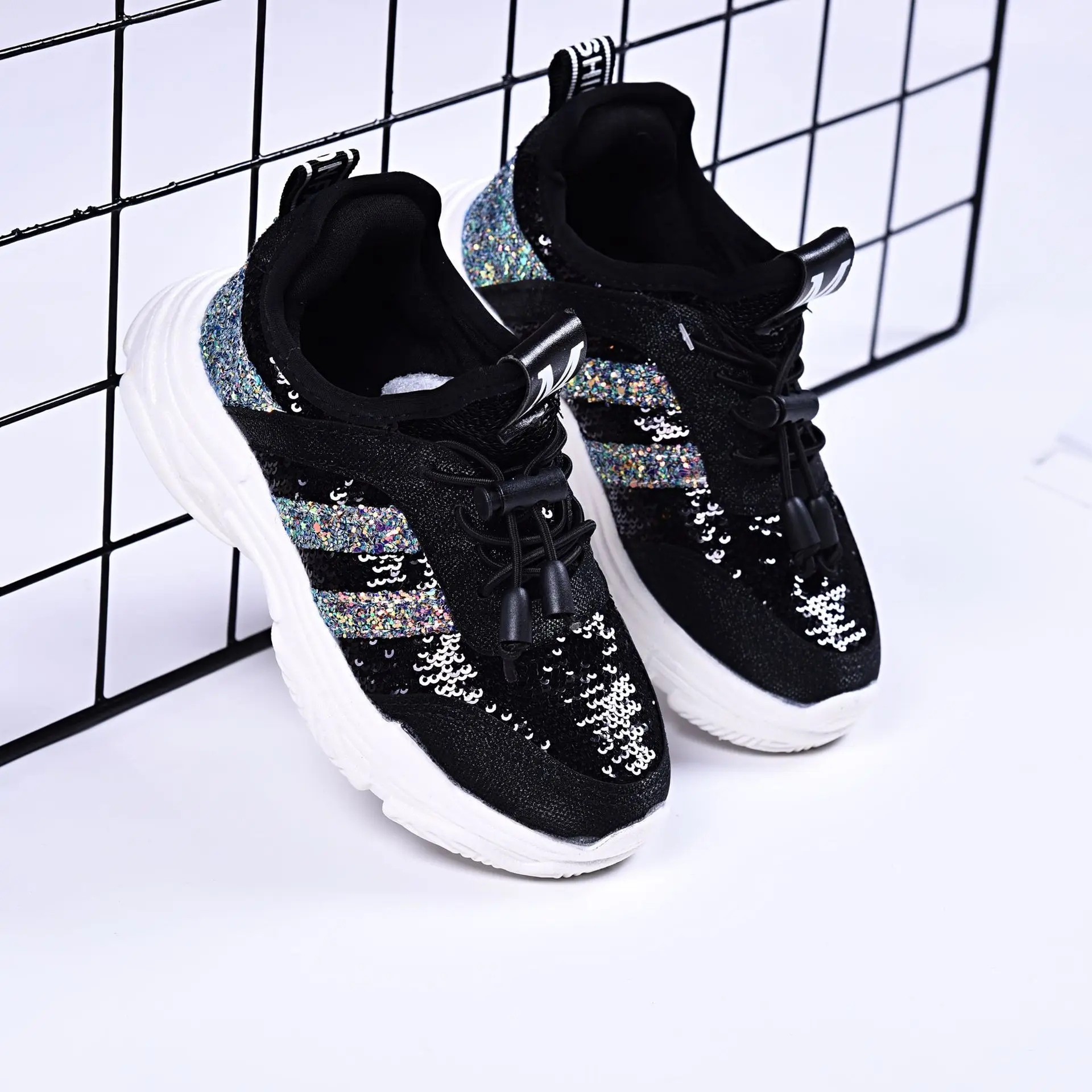 

Kids Walking Triple S Shoes Children Sport School Trainers Boy Girls Wearable Breathable Mesh Superstar Fashion Sneakers