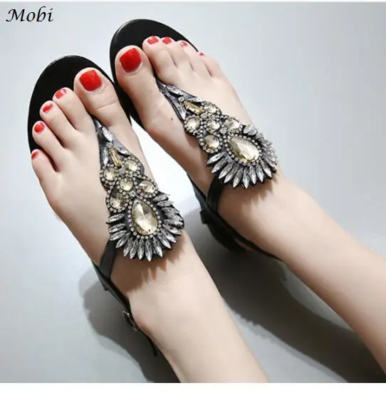 

Sandals Women 2018 New Hot Style Rome Shoes Crystal Flat Bottomed Summer Sandals Soft Pinch Toe Diamonds Soft Wearable
