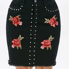 Rosegal размера плюс вышивка аппликация Необработанный подол джинсовая юбка оболочка женские юбки летние черные заклепки карман юбки карандаш Одежда