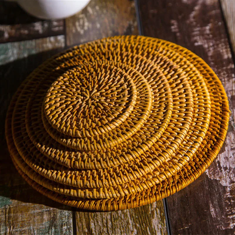 

Heat Insulation Cup Mat Round Shape Hand-made Dining Room Decor Kitchen Placemat Natural Rattan Drink Coasters Table Pad