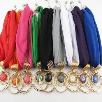

High Quality Endant Scarf Circular Alloy Pendant Collar Polyester Solid Scarf Necklace for women
