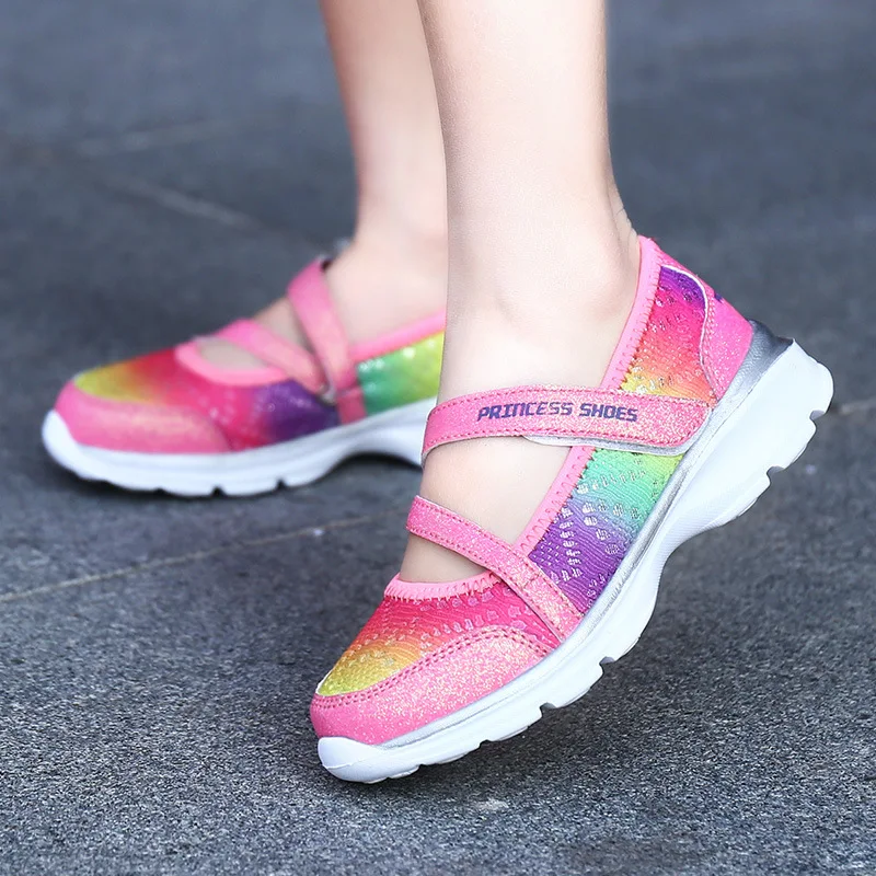 الأطفال الأحذية للفتيات عارضة الشقق أحذية الصيف الاطفال الأرجواني أحذية تنفس الأحذية الحلو سباركلي الملونة صنادل مماشي للموضة