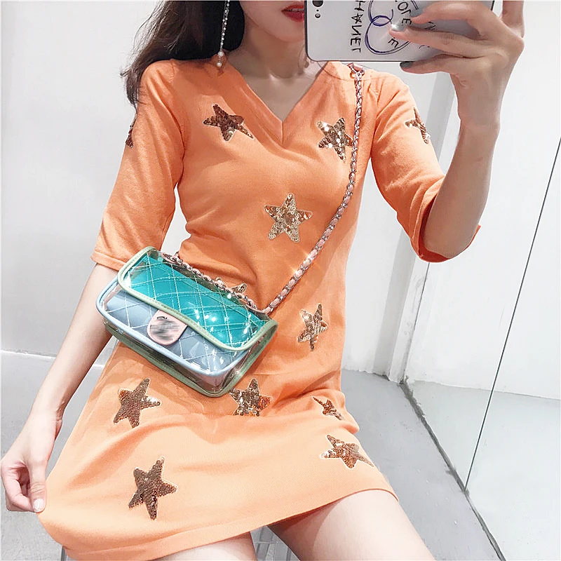 Женское трикотажное платье ALPHALMODA облегающее с коротким рукавом и треугольным