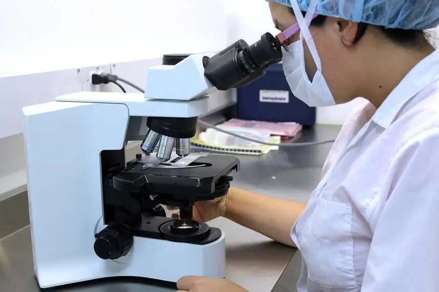 Серебряный цвет микроскоп булавка биология молекулярные ювелирные изделия подарок для доктора медицинская химия ювелирные изделия брошь