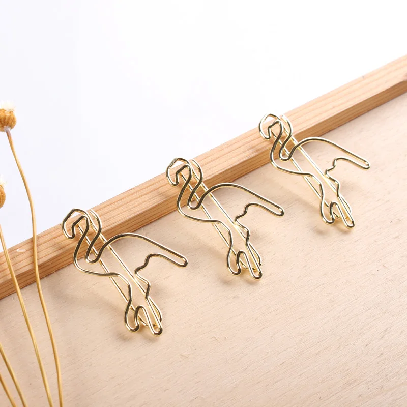 

Golden Special-shaped Flamingo Paper clip Cartoon Paperclip Creative Pin Paper clips Customized design bird Gold Paper Clips