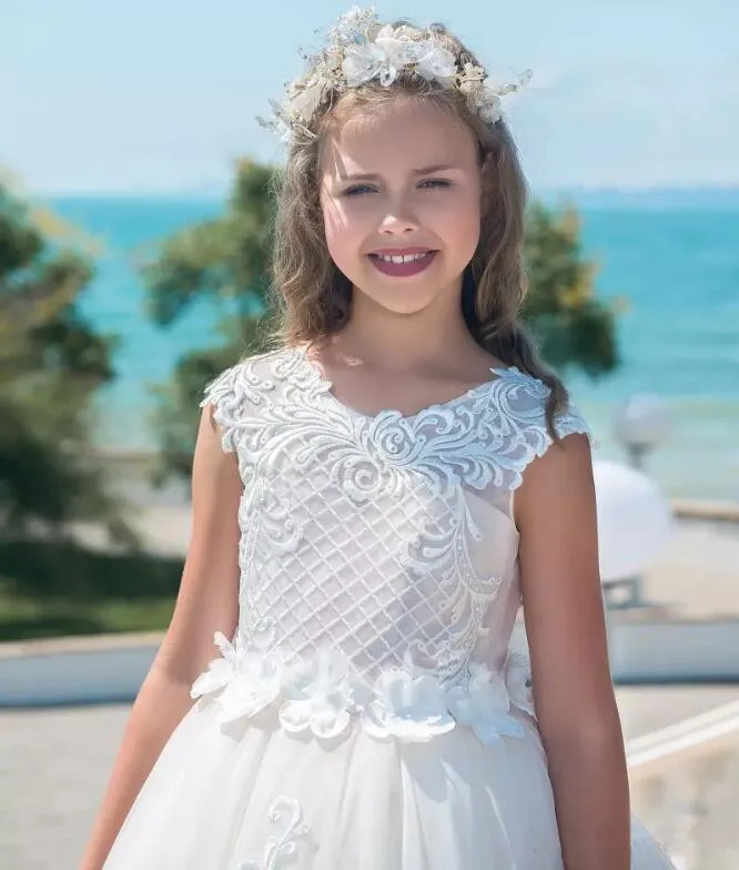Luxury-2018-New-Flower-Girls-Dresses-for-Wedding-Lace-Appliques-3d-Floral-Girls-Pageant-Dress-Ball