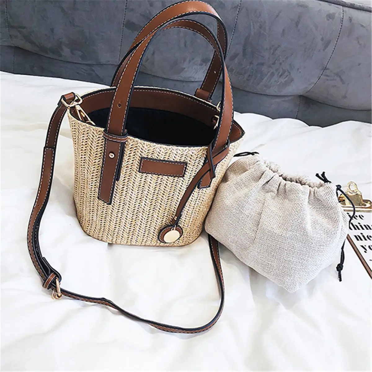 Aequeen Round Straw Woven Bag Handmade Rattan Handmade Woven Vintage Straw Women Crossbody Handbag Bohemian Summer Beach Bag