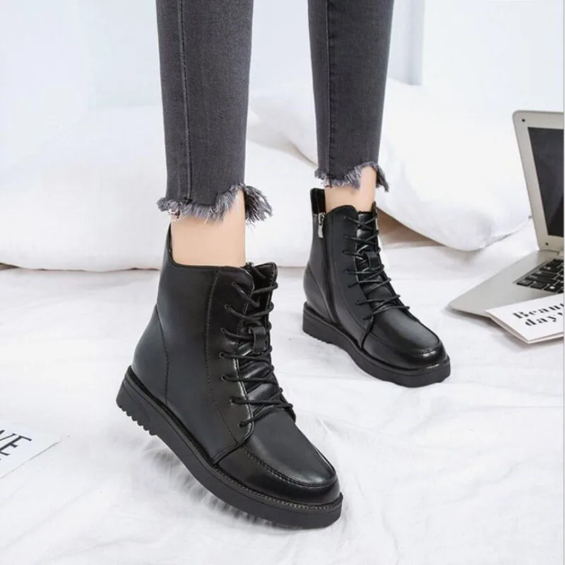 

Women Ankle Martin Boots Autumn Female Casual Shoes Woman Flat Fashion Platform Round Toe Buckle Strap Solid Comfortable