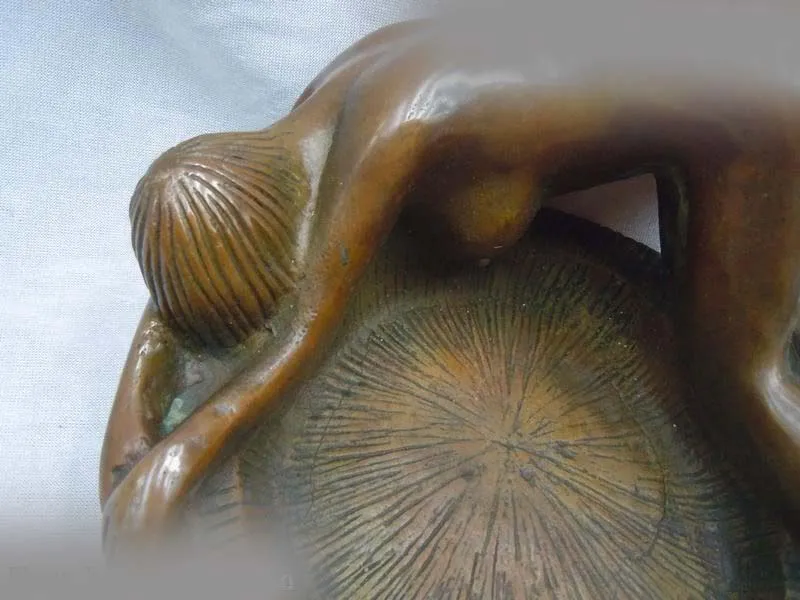 

DS China brass copper carved oomph belle ashtray Sculpture statue