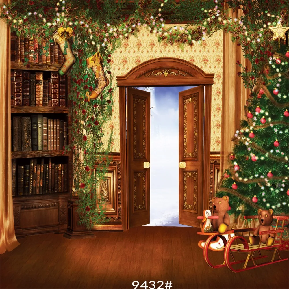Открытая дверь в сказку. Новогодняя дверь. Сказочная Новогодняя дверь. Дверь в сказку. Дверь в зимнюю сказку.