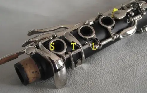 Excellent clarinet Bb ebonite 19 KEYS good technique