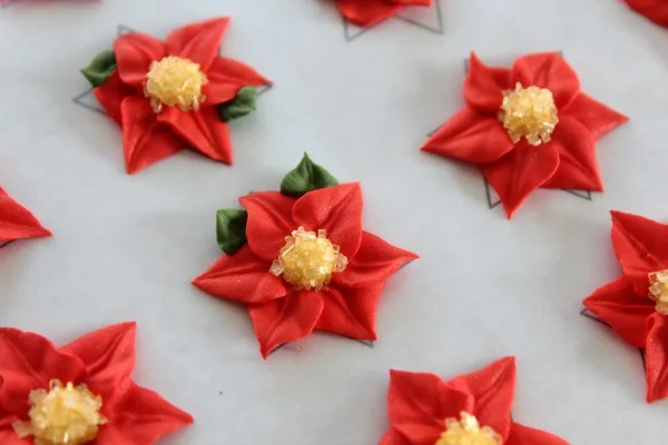 Royal-Icing-Poinsettias-13