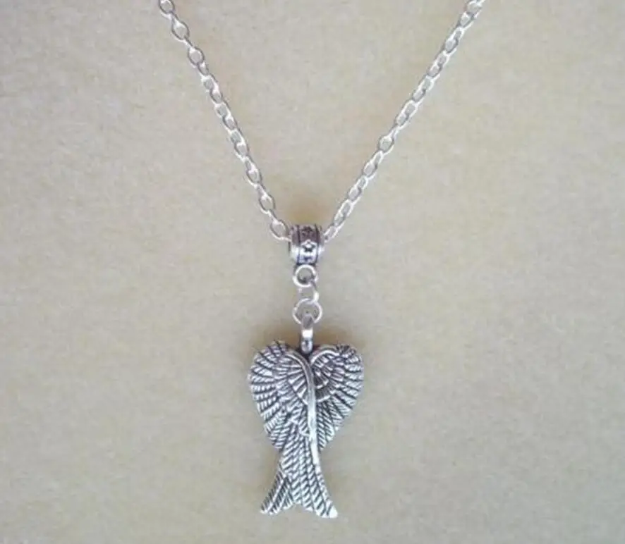 

Vintage Pretty Guardian Angel Wings Pendant Charm Amulet Chain Necklace Wicca Pagan Protection Jewelry Gift