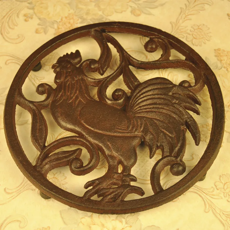 Vintage Cast Iron Trivetle Round Cock Rooster Trivet Pot Bowl Plate Dish Tray Holder Home Restaurant Table Decoration Retro