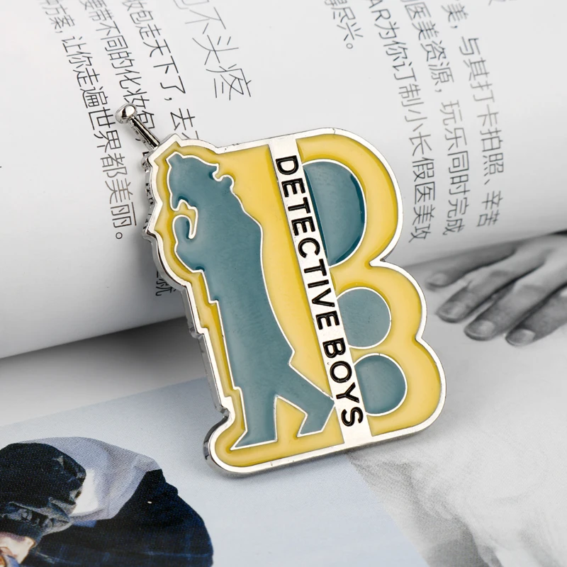

Japan Anime Jewelry Detective Boys Conan Brooch Enamel Pin Trendy Cosplay Brooches for Women Men
