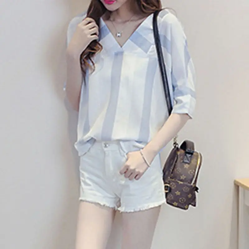

Korean Style Striped V Neck Blouse Vacation Beach Casual Half Sleeve Blouse Summer Women Loose Cotton Shirt Top chemise femme