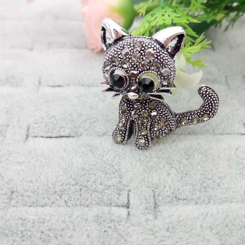 

UALGL Hot Sale Fashion Jewelry Lovely Cat Brooch Lapel Pin Clip Scarf Brooch Broche De Gato Vintage Crystal Brooches For Women