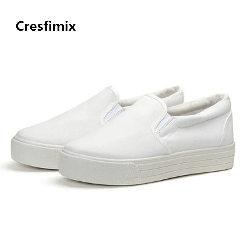 Женские парусиновые туфли на плоской платформе Cresfimix белые удобные тканевые без